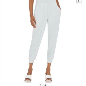 Susan Monaco pocket pant in ice